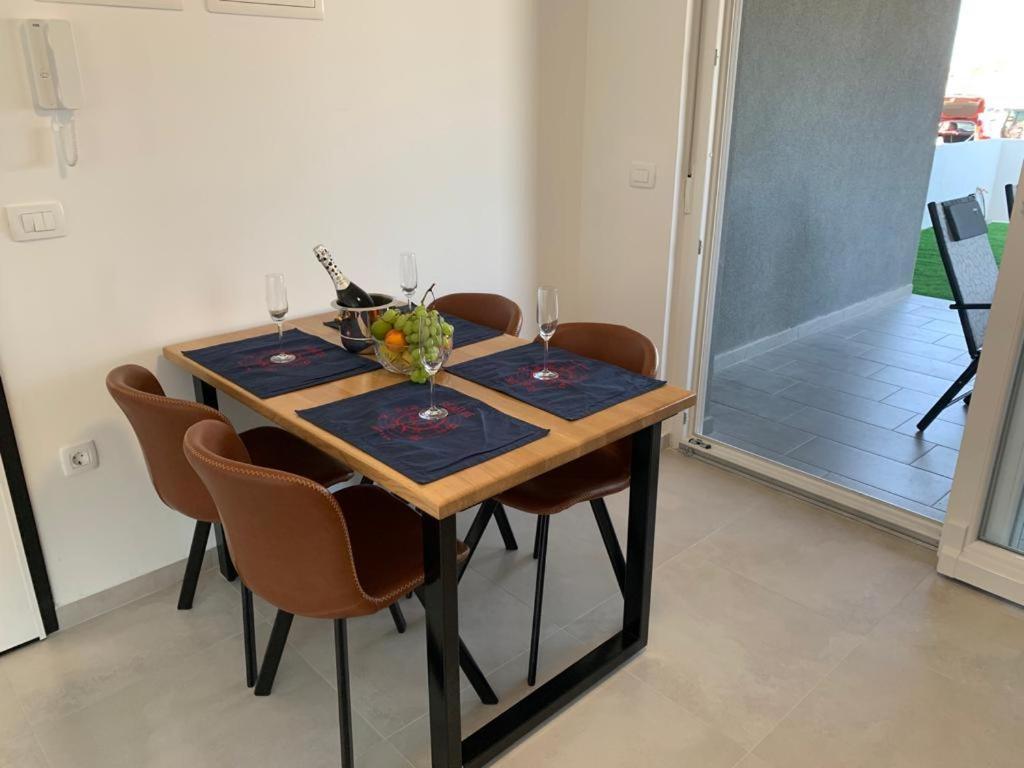 Apartmani Sunside נין מראה חיצוני תמונה
