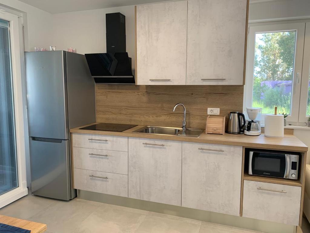 Apartmani Sunside נין מראה חיצוני תמונה