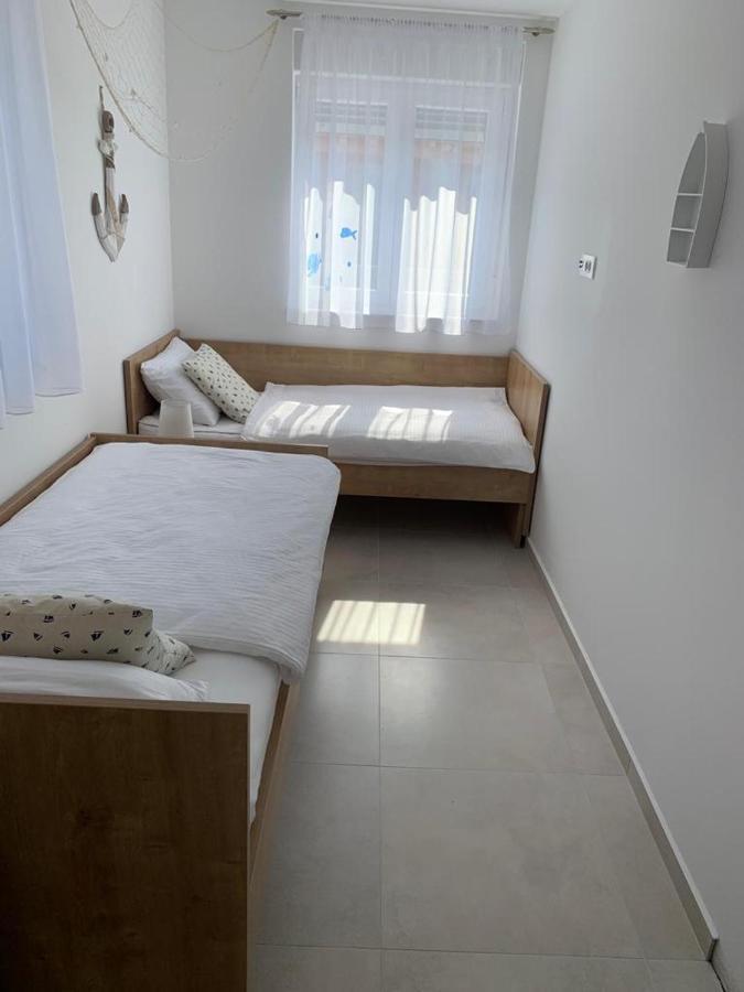 Apartmani Sunside נין מראה חיצוני תמונה