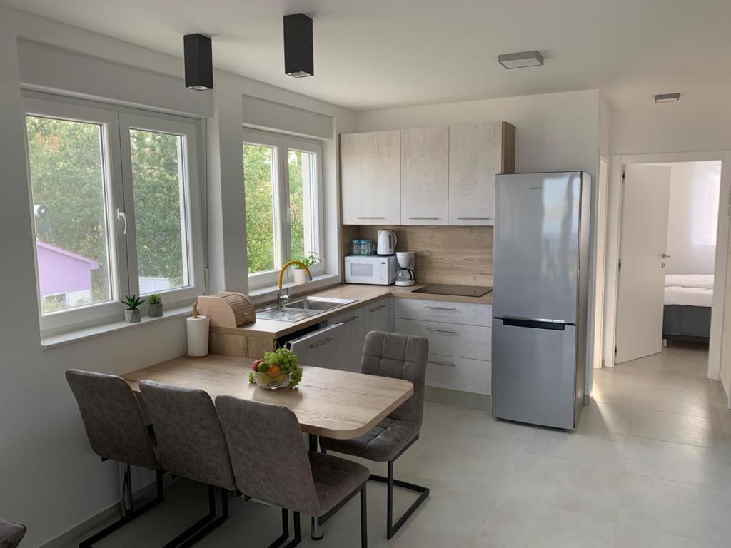 Apartmani Sunside נין מראה חיצוני תמונה
