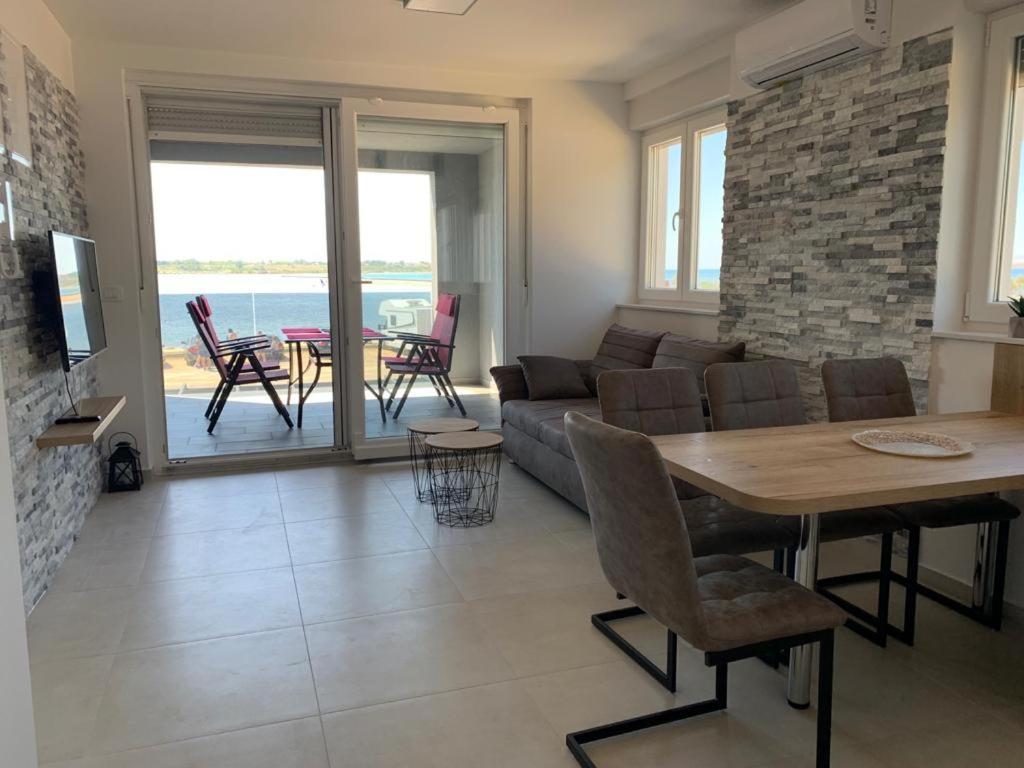 Apartmani Sunside נין מראה חיצוני תמונה